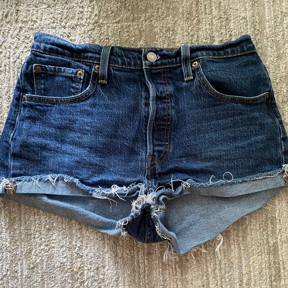 501 levi's denim dark wash shorts